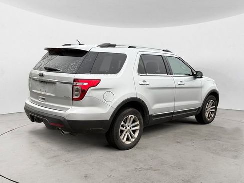 Used 2015 Ford Explorer XLT w/ Equipment Group 202A image 5