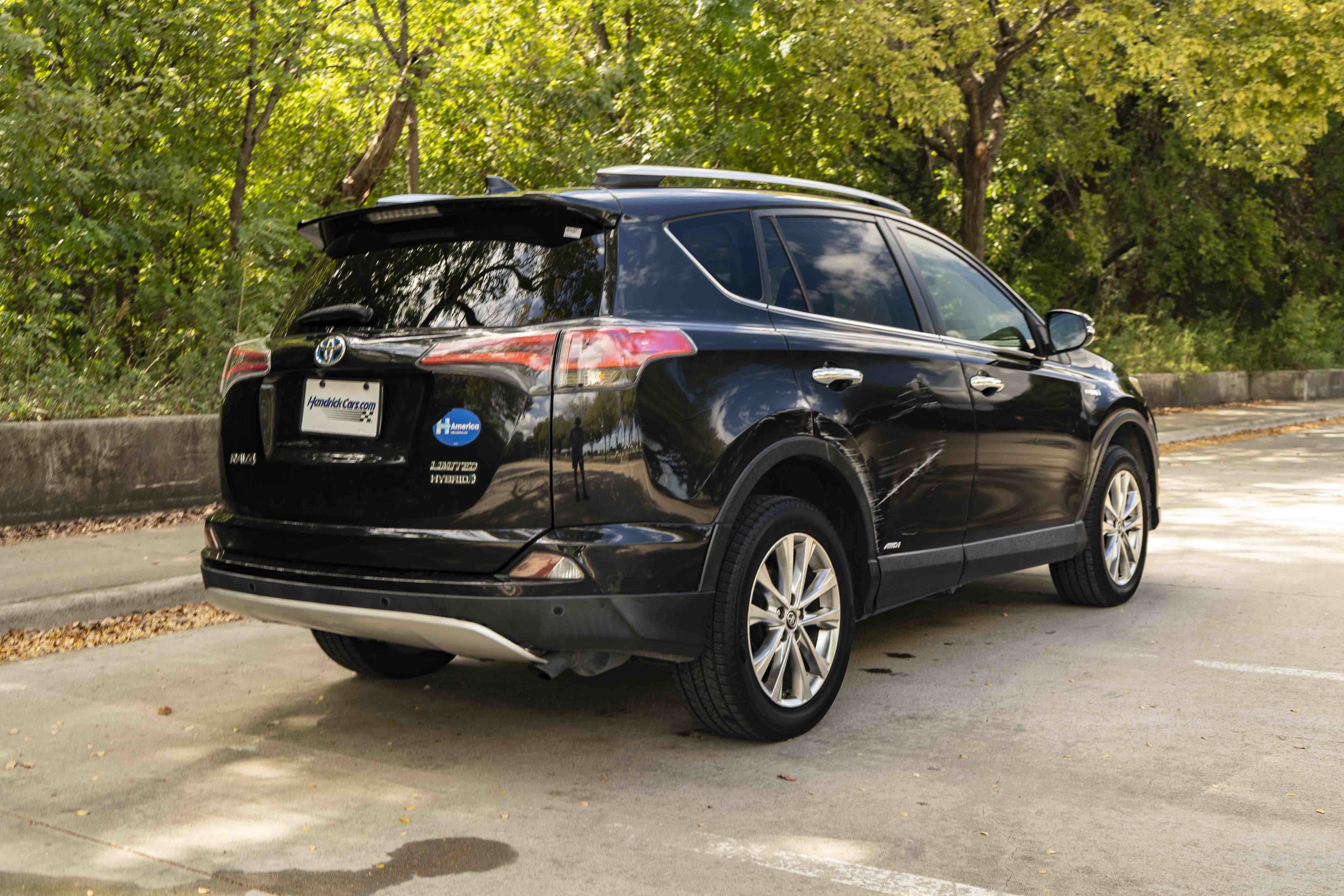 Used 2016 Toyota RAV4 Limited AWD/4WD image 9