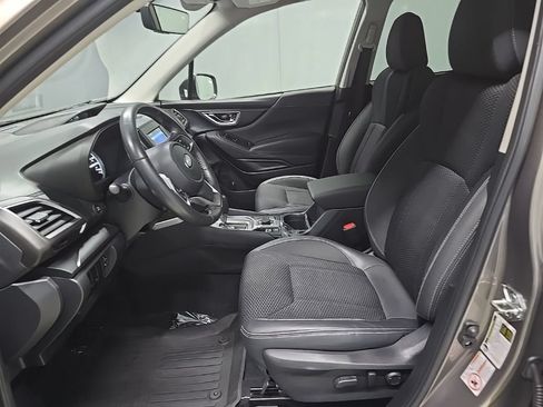 Used 2019 Subaru Forester Premium AWD/4WD image 17