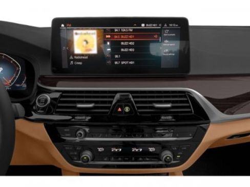 Certified 2022 BMW 530i w/ Premium Package image 13