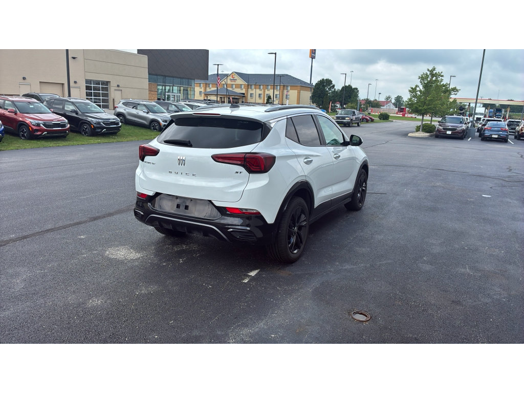 Used 2024 Buick Encore GX Sport Touring FWD image 7
