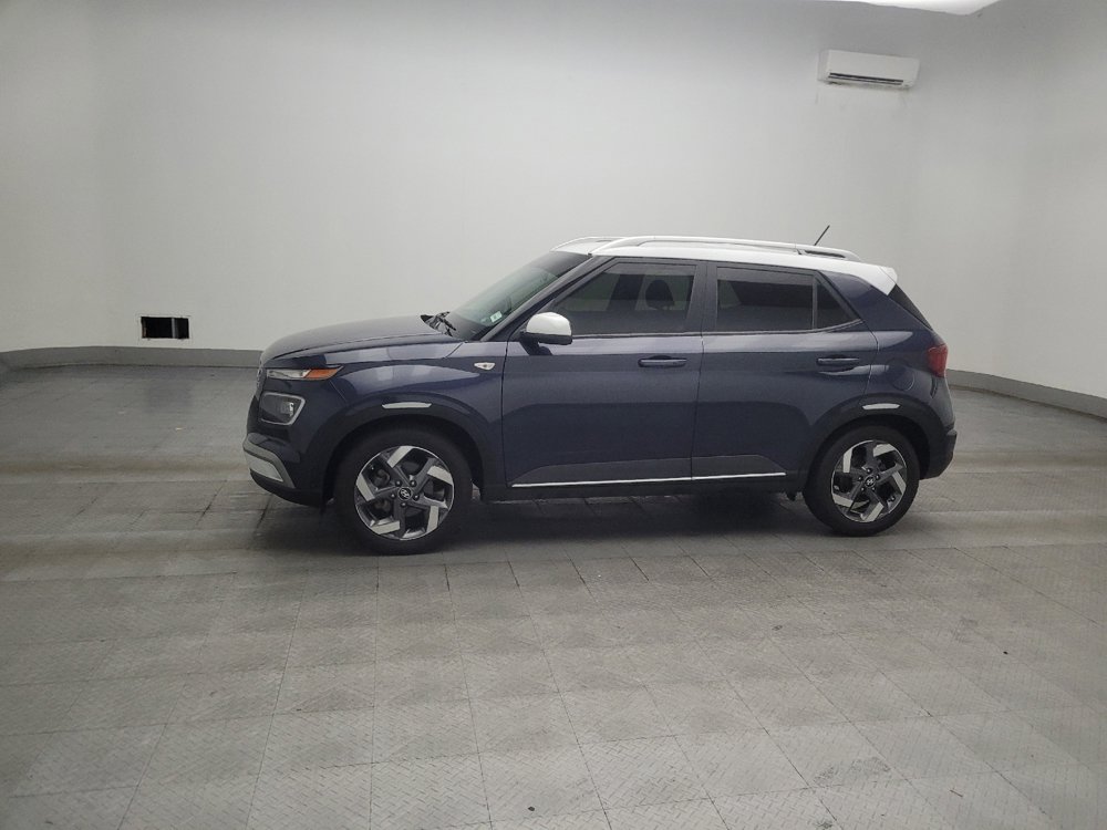 Used 2024 Hyundai Venue Limited FWD image 2
