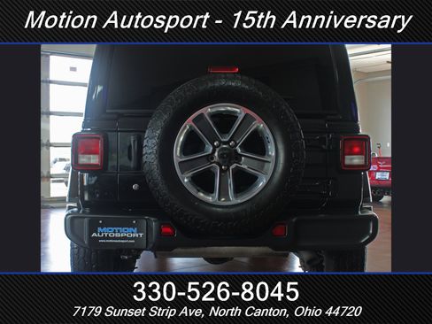 Used 2018 Jeep Wrangler Unlimited Sahara image 9