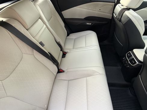 Used 2024 Lexus RX 350 FWD w/ Convenience Package image 39