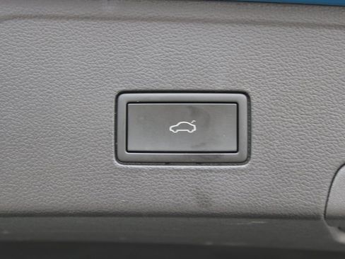 Certified 2025 Volkswagen Atlas Cross Sport SEL R-Line image 30