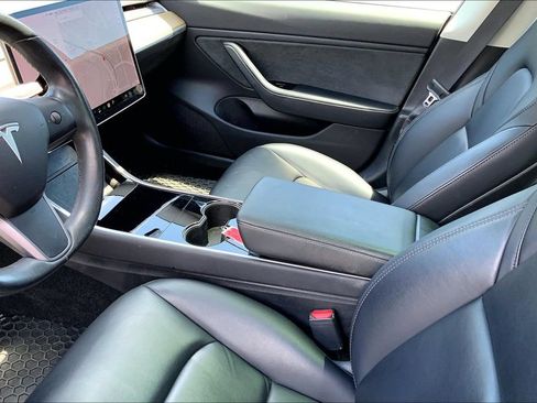 Used 2019 Tesla Model 3 Standard Range Plus RWD image 16
