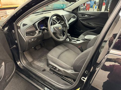 Used 2023 Chevrolet Malibu LT FWD image 14