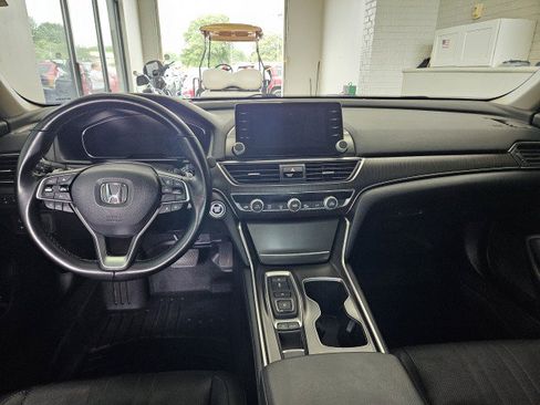 Used 2022 Honda Accord Touring image 18