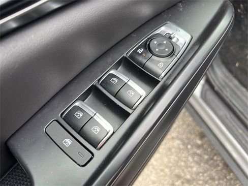 Certified 2025 Kia Carnival SX w/ SX Dark Edition Package image 13