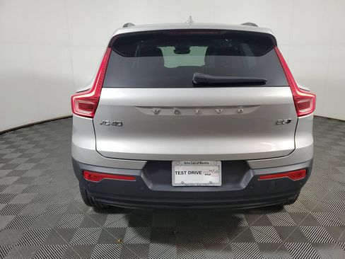 Certified 2024 Volvo XC40 B5 Ultimate w/ Protection Package Premier AWD/4WD image 7