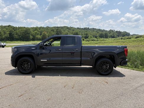 Used 2025 GMC Sierra 1500 Elevation AWD/4WD image 2