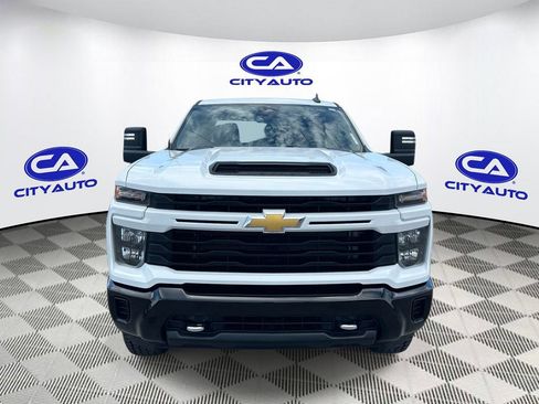 Used 2024 Chevrolet Silverado 2500 Custom w/ Custom Value Package AWD/4WD image 11