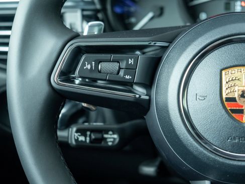 Certified 2026 Porsche Macan image 24