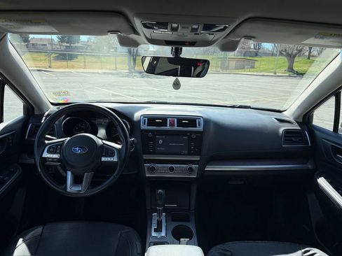 Used 2017 Subaru Outback 3.6R Limited image 12