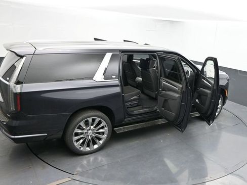 New 2026 Cadillac Escalade ESV Luxury w/ LPO, Radiant Package AWD/4WD image 62