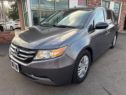 Used 2014 Honda Odyssey LX image 1
