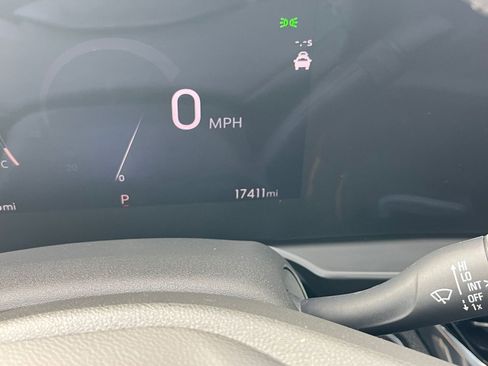 Used 2025 Buick Envista Sport Touring image 38