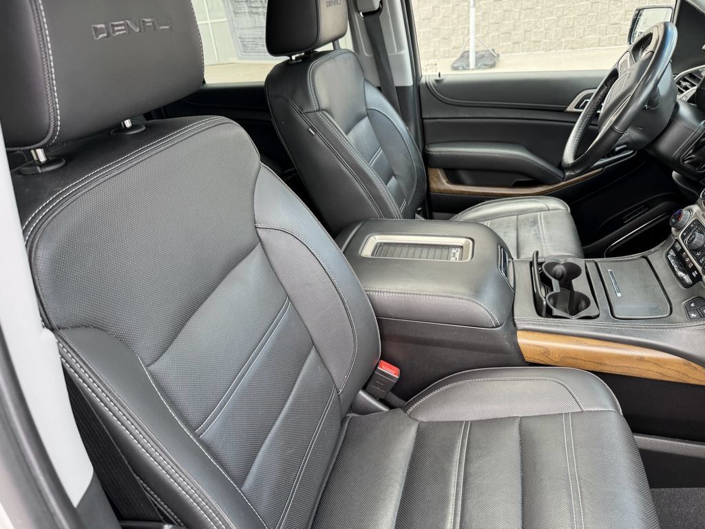 Used 2020 GMC Yukon XL Denali w/ Denali Ultimate Package AWD/4WD image 31