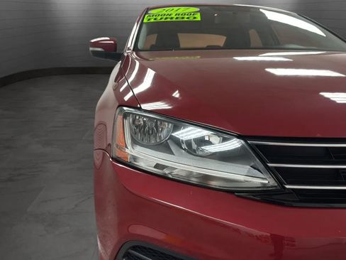 Used 2017 Volkswagen Jetta SE FWD image 33