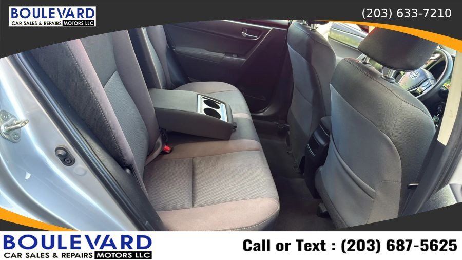 Used 2019 Toyota Corolla LE FWD image 30