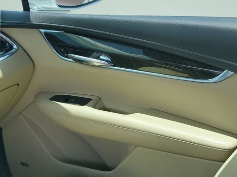 Used 2019 Cadillac XT5 FWD image 13