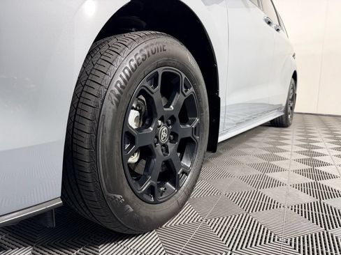 Used 2025 Toyota Sienna XLE Woodland Edition AWD/4WD image 12