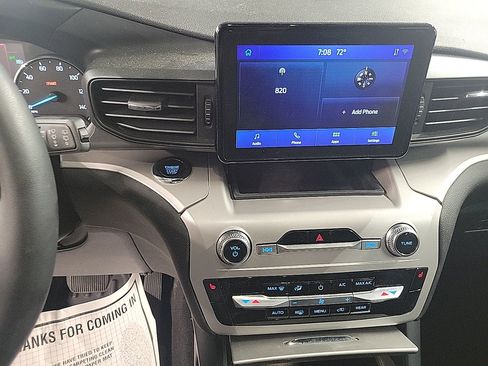 Used 2024 Ford Explorer XLT image 15