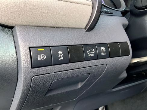 Used 2021 Toyota Camry XLE image 34