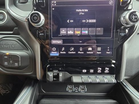 Used 2025 RAM 2500 Laramie w/ Sport Appearance Package image 18