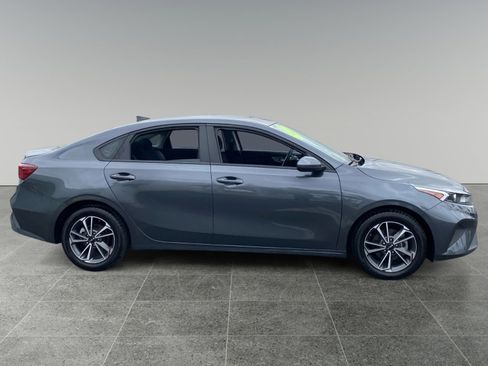 Used 2022 Kia Forte LXS FWD image 6