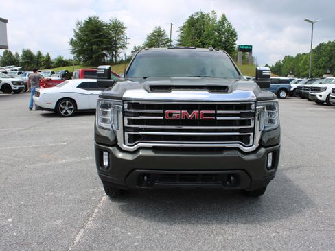 Used 2023 GMC Sierra 3500 SLT w/ SLT Convenience Package AWD/4WD image 3