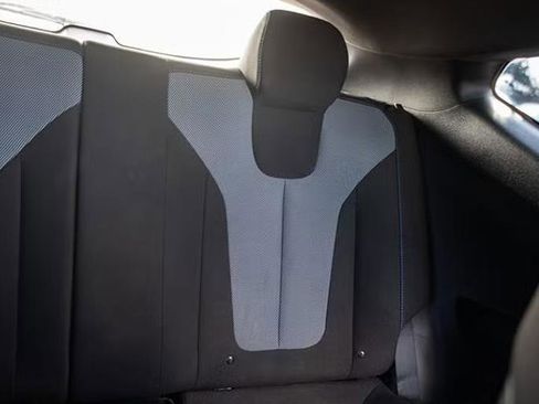 Used 2020 Hyundai Veloster 2.0 image 17