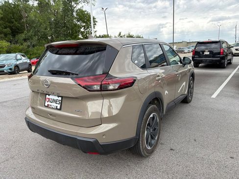 Used 2025 Nissan Rogue SV AWD/4WD image 9