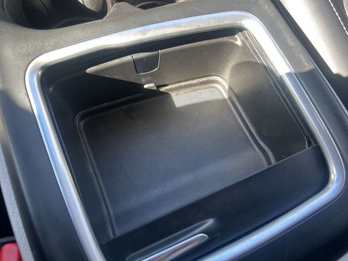 Used 2024 Chrysler Pacifica Touring-L image 28