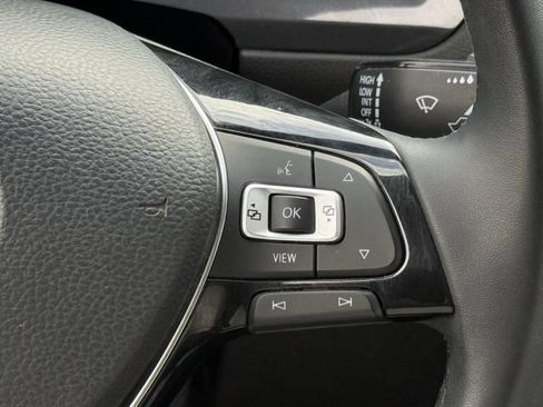 Used 2020 Volkswagen Tiguan SE w/ Panoramic Sunroof Package FWD image 14