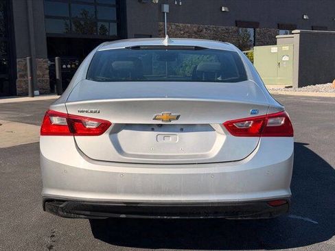 Used 2018 Chevrolet Malibu Hybrid FWD image 4
