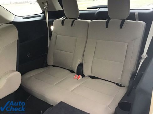 Used 2021 Ford Explorer XLT image 14