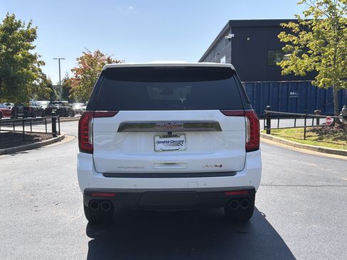 Used 2023 GMC Yukon XL AT4 w/ AT4 Premium Package AWD/4WD image 16