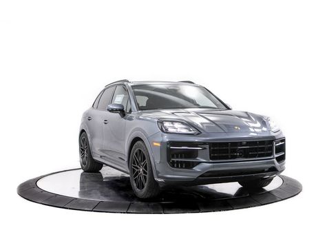 New 2026 Porsche Cayenne GTS image 9