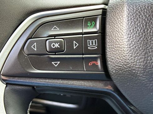 Used 2023 Jeep Grand Cherokee Altitude AWD/4WD image 20