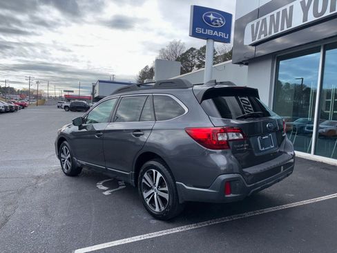 Used 2018 Subaru Outback 2.5i Limited image 2