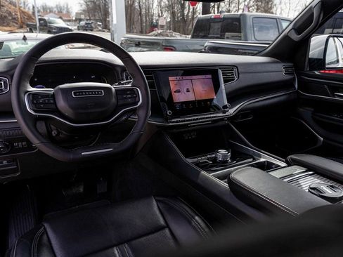 Used 2022 Jeep Wagoneer Series I w/ Premium Group I image 17