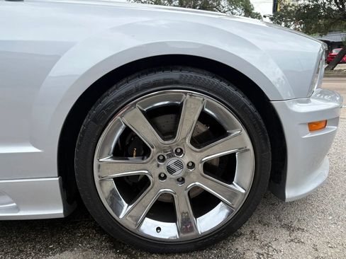 Used 2005 Ford Mustang GT RWD image 30