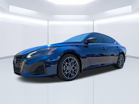 Used 2023 Nissan Altima 2.0 SR image 8