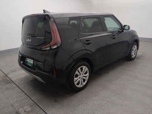 Used 2023 Kia Soul LX image 10