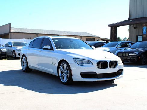 Used 2015 BMW 750Li image 9