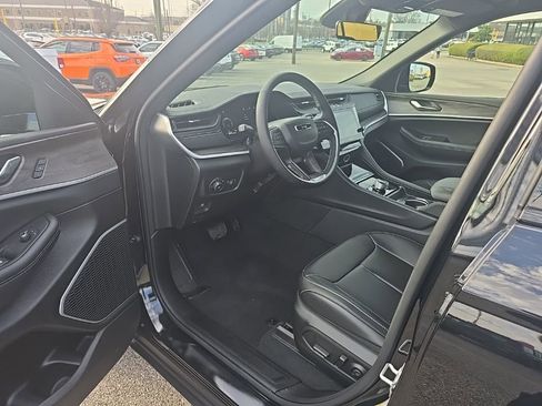 New 2026 Jeep Grand Cherokee Limited image 12