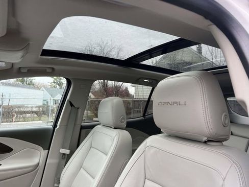 Used 2018 GMC Terrain Denali w/ Advanced Safety Package image 11