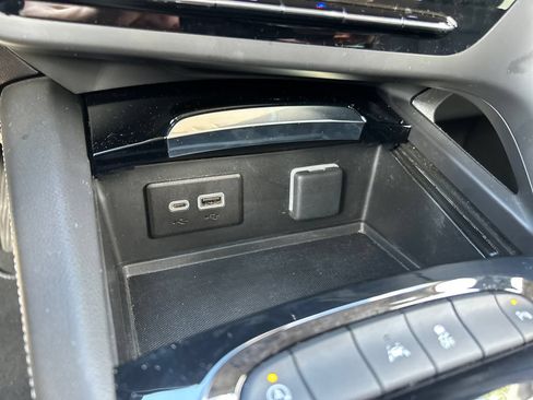 Used 2023 Buick Envision Essence FWD image 28