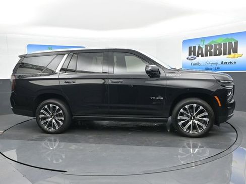 Used 2025 Chevrolet Tahoe High Country AWD/4WD image 7
